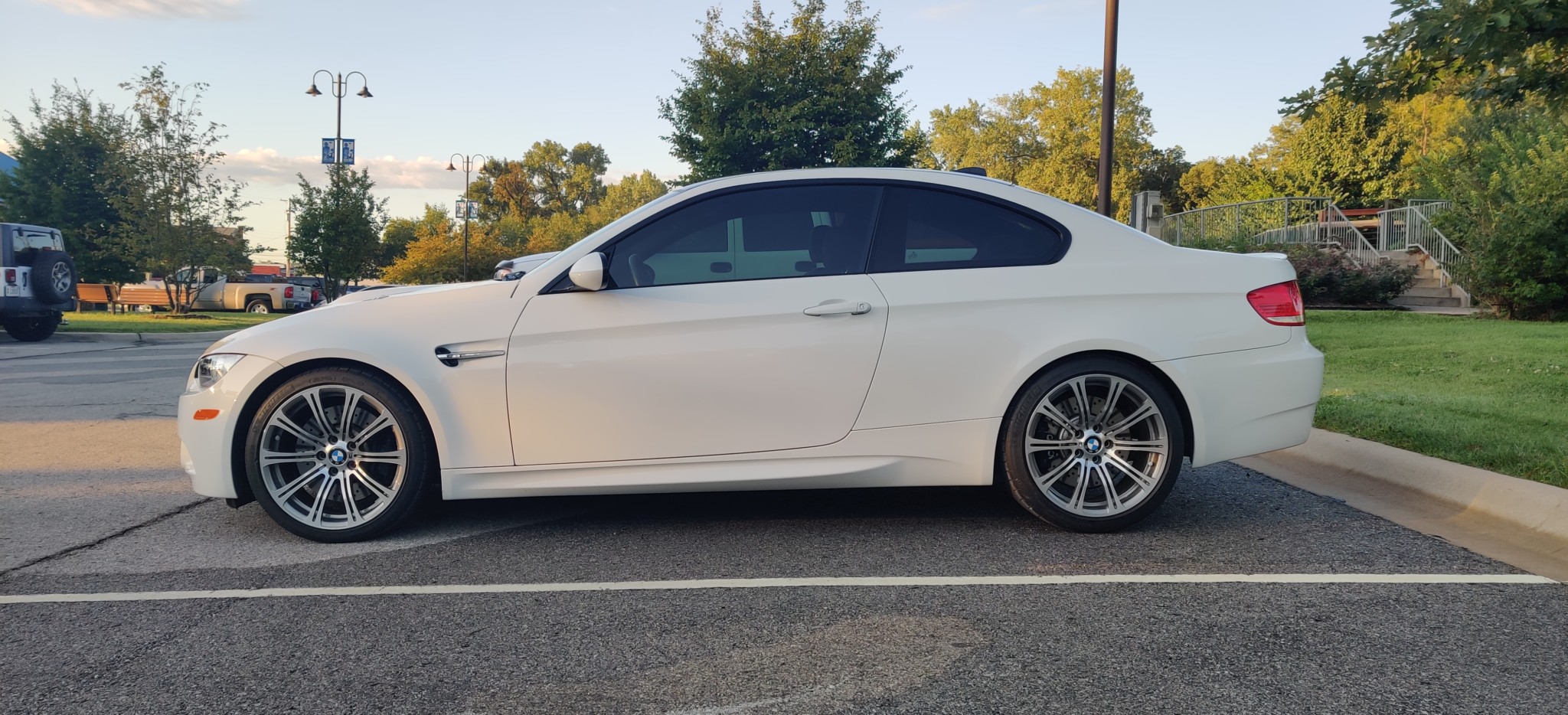 7k-Mile 2010 BMW M3 Coupe 6-Speed